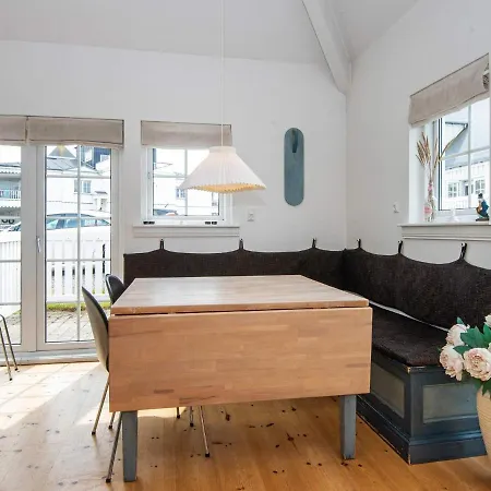4 Person In Ringk Bing Daire Ringkøbing